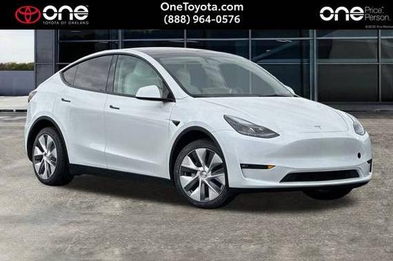 TESLA MODEL Y 2023 7SAYGDEE4PF855700 image